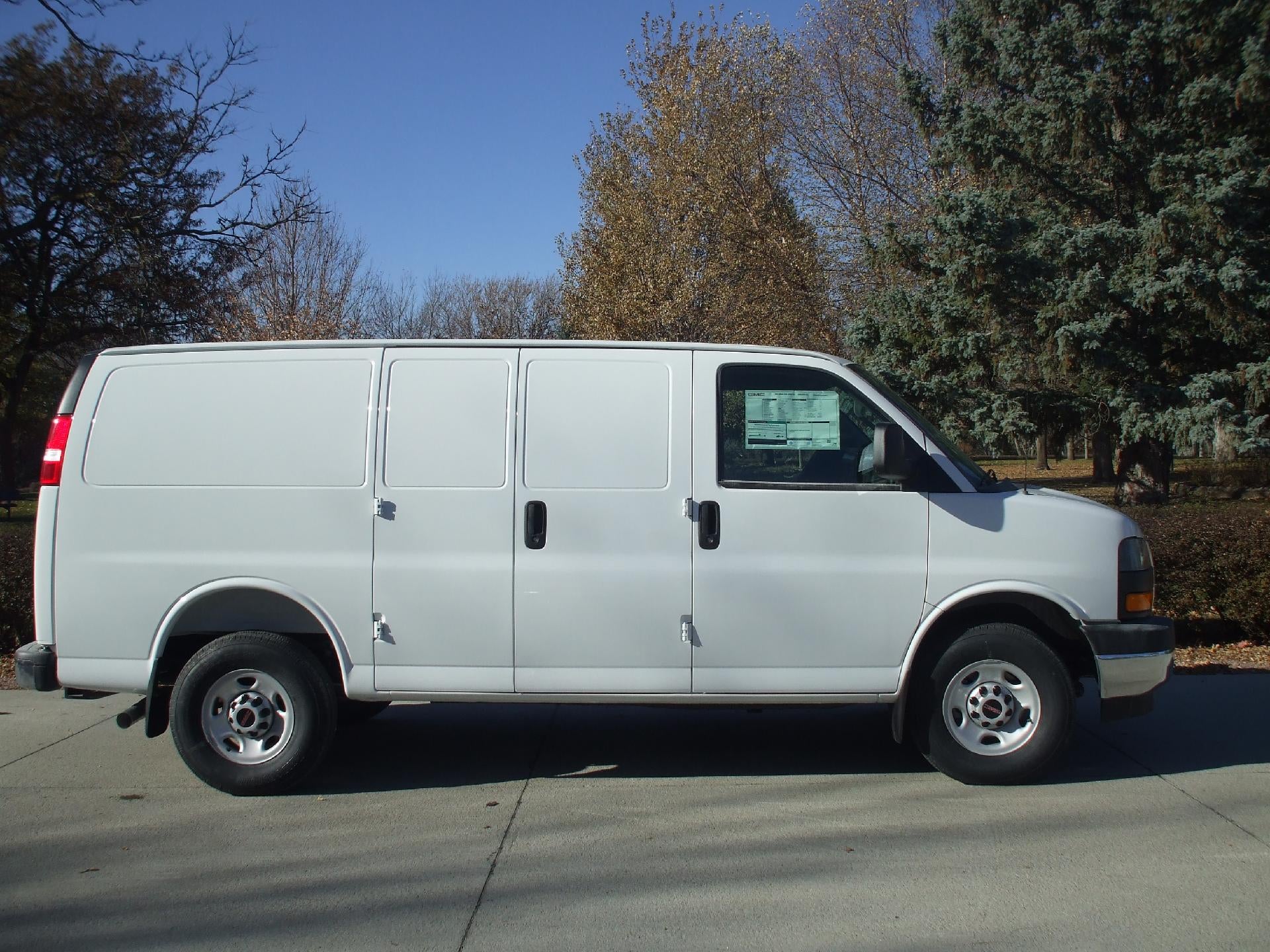 2025 GMC Savana Cargo 3500 Work Van